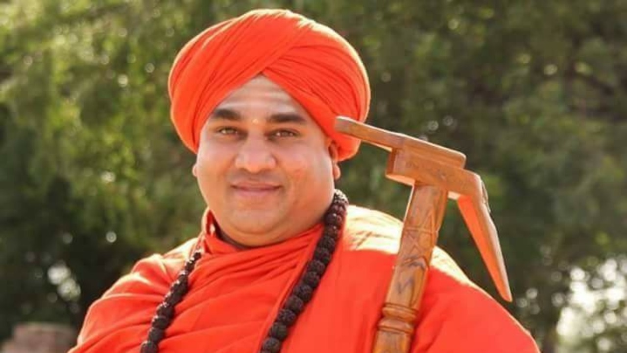 https://www.salarnews.in/public/uploads/images/newsimages/maannewsimage22092025_223235_Basavajaya Mruthyunjaya Swamiji Image Feb 26 2021.jpg